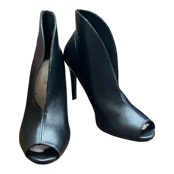 Christian Siriano Black Shiny Pumps main image 0